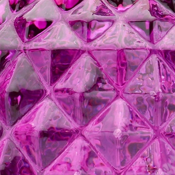 100% zoom of the original perfume bottle image