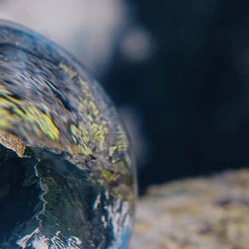 100% zoom of the original crystal ball photo
